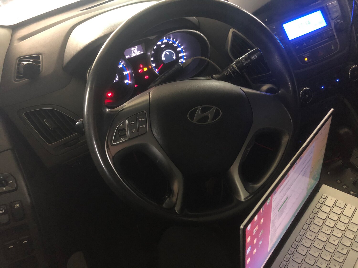 автомобиль, руль киа спектра, приборная панель субару с рулём момо ночью, авто, руль