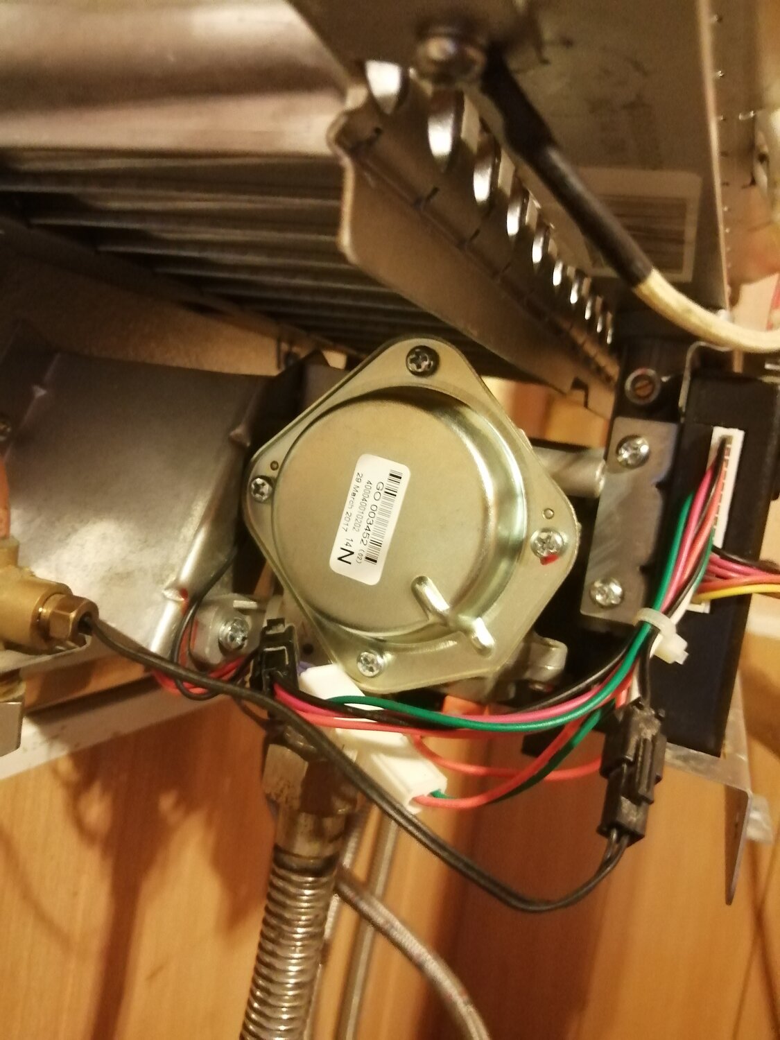 electrolux gwh 11 pro inverter, газовый котел junkers трехходовой клапан, ответные трубки для прессостата для газового котла viessmann vitopend 100, buderus logamax u044 размыкание дифференциального реле давления, газ горелка аристон fast 14 cfp