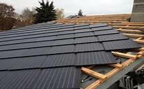 черепица solar roof, черепица для крыши, солнечная черепица, материал для кровли, монтаж металлочерепицы