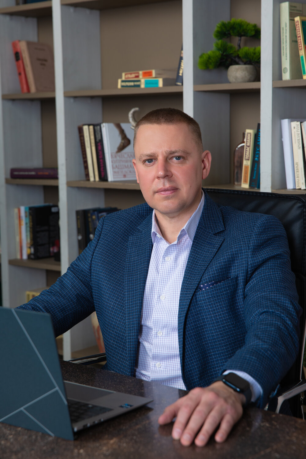 мужчина, тарасенко вячеслав александрович, дмитрий николаевич, сиверин михаил александрович, мамонтов сергей павлович юрист