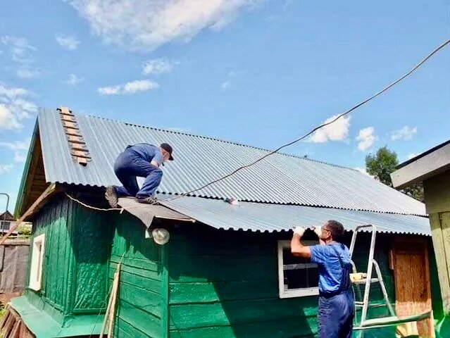 замена кровли, замена крыши в частном доме, двускатная шиферная кровля, профлист крыша, шифер на крыше