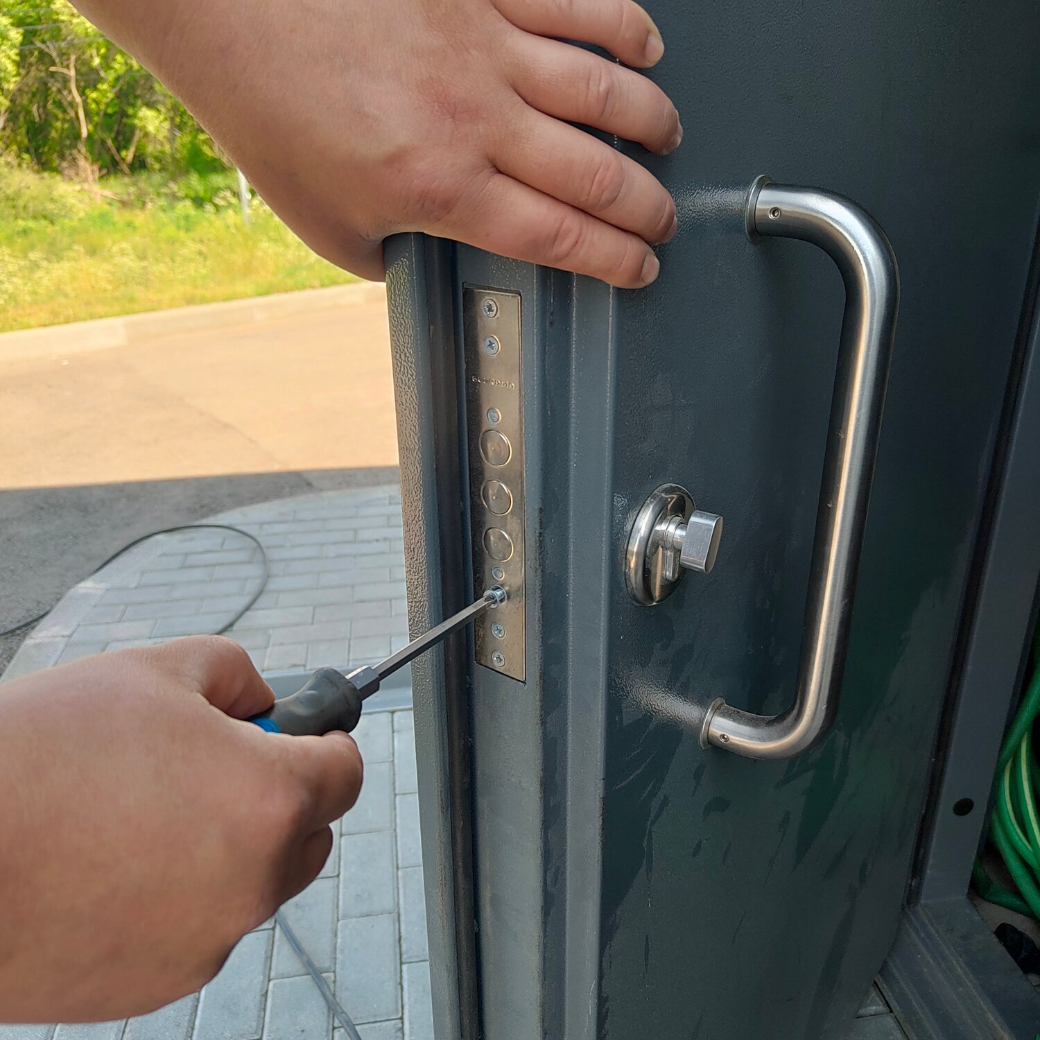 вскрытие замка, замки на входную дверь, дверной замок, замок в двери, замена замка