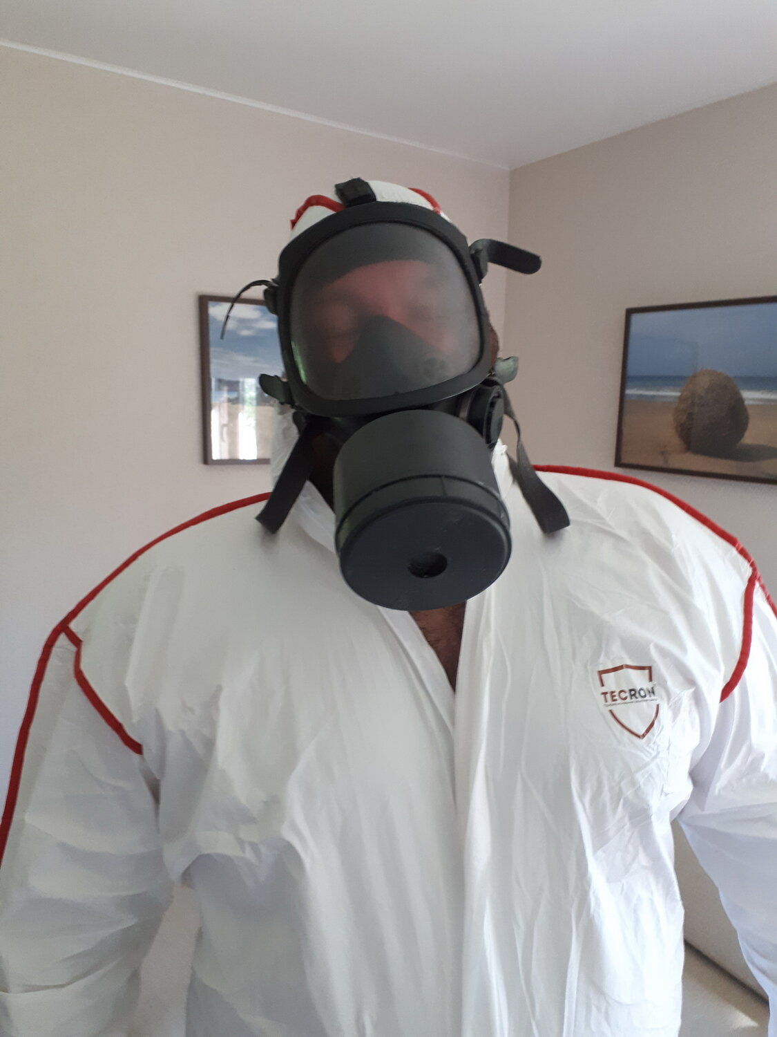 дезинсекция, человек, люди, противогаз, экодез уничтожение насекомых