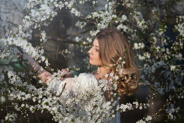 девушка, фотосессия в цветении, девушка в цветущих яблонях, женщина, весна