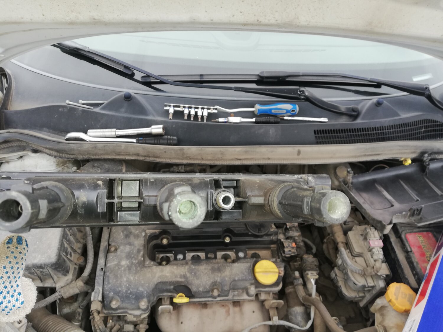 распорка передних стоек на audi a6 c4, распорки мазда 6 gg, распорка на toyota corolla fielder zze123, распорку под капот витц 10, распорка передних стоек