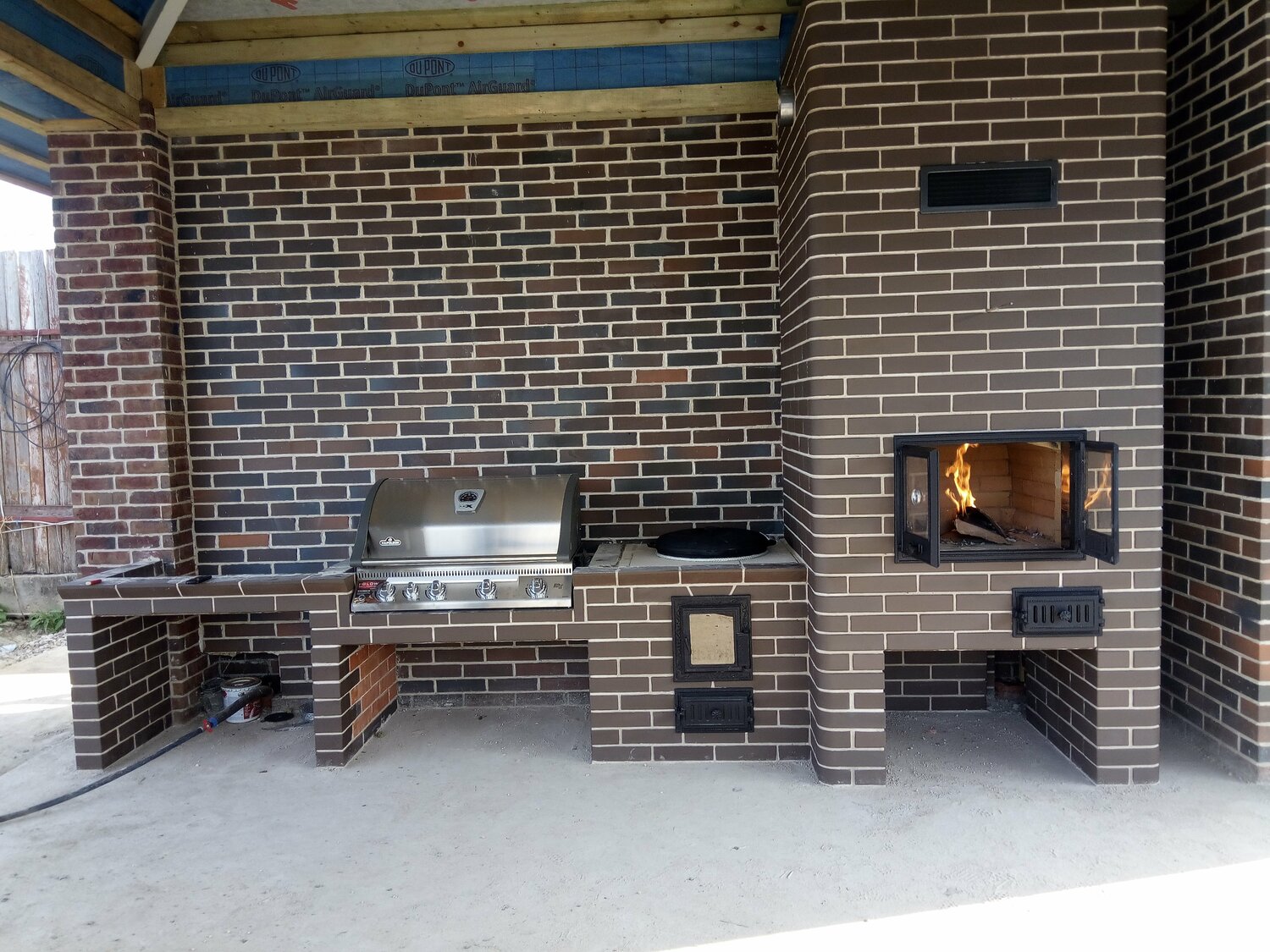 барбекю комплекс из кирпича донские зори, облицовка барбекю, топка барбекю из кирпича, барбекю комплекс, барбекю комплекс донские зори