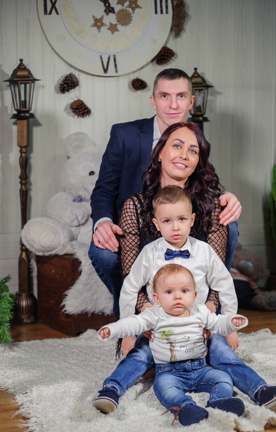 семейная фотосессия, фотосессия с месячным ребенком в студии, новогодняя фотосессия, человек, ребёнок