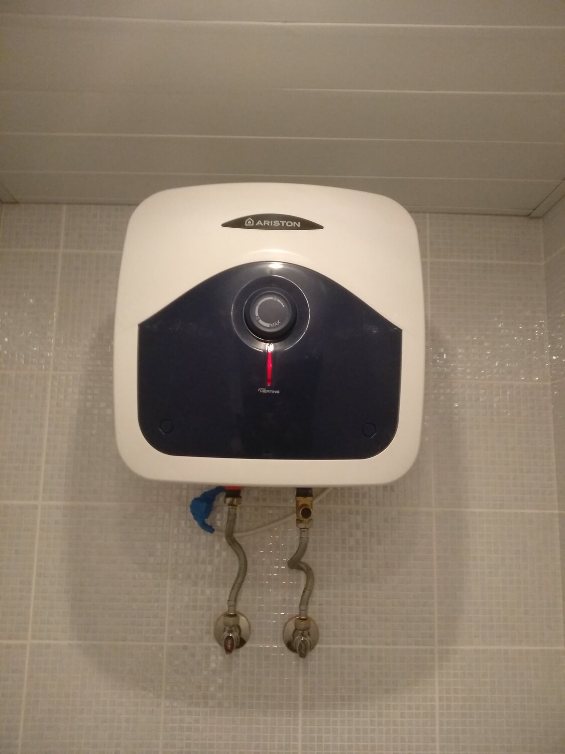 накопительный электрический водонагреватель ariston abs andris lux 15 ur, ariston, накопительный электрический водонагреватель ariston abs blu evo rs 15u, накопительный электрический водонагреватель ariston abs blu evo rs 30, водонагреватель ariston abs blu evo rs 30