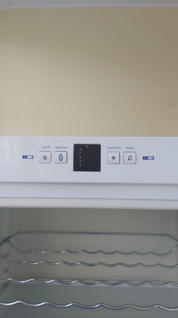 бытовая техника, техника, либхер,кнопка on/off, холодильник либхер icuns 3314 панель управления, холодильник liebherr st 3306