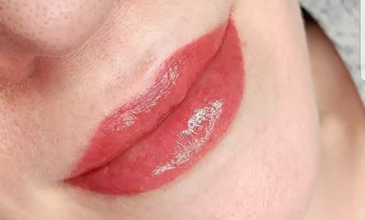 перманентный макияж губ, татуаж губ цена мытищи, татуаж, татуаж губ незаживший, перманентный макияж губ цвета