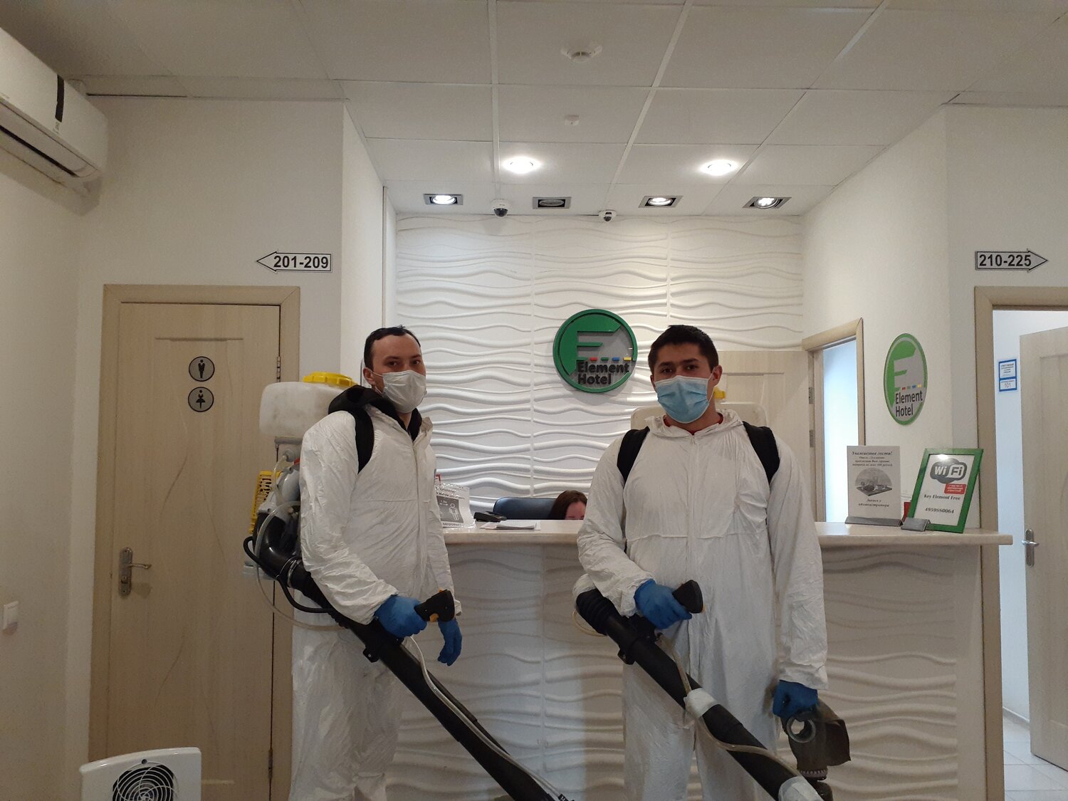 дезинфекция, дезинфекция помещений, дезинфекция помещений москва, дезинфекция помещений москва covid, сотрудники сэс