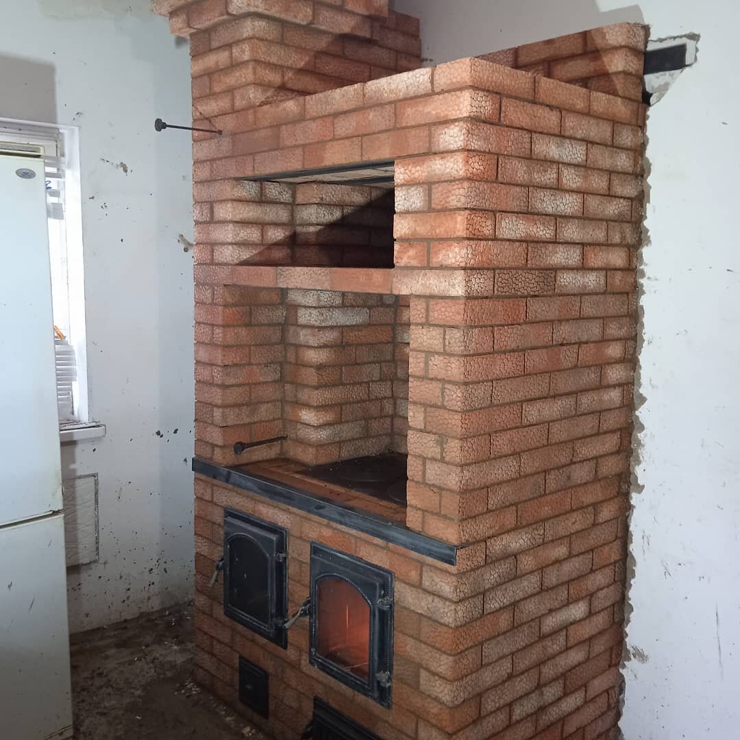 кирпичная печь, кирпичная варочная печь шведка, кирпичная печь шведка отопительно-варочная, отопительно варочная шведка, варочная печь с камином из кирпича