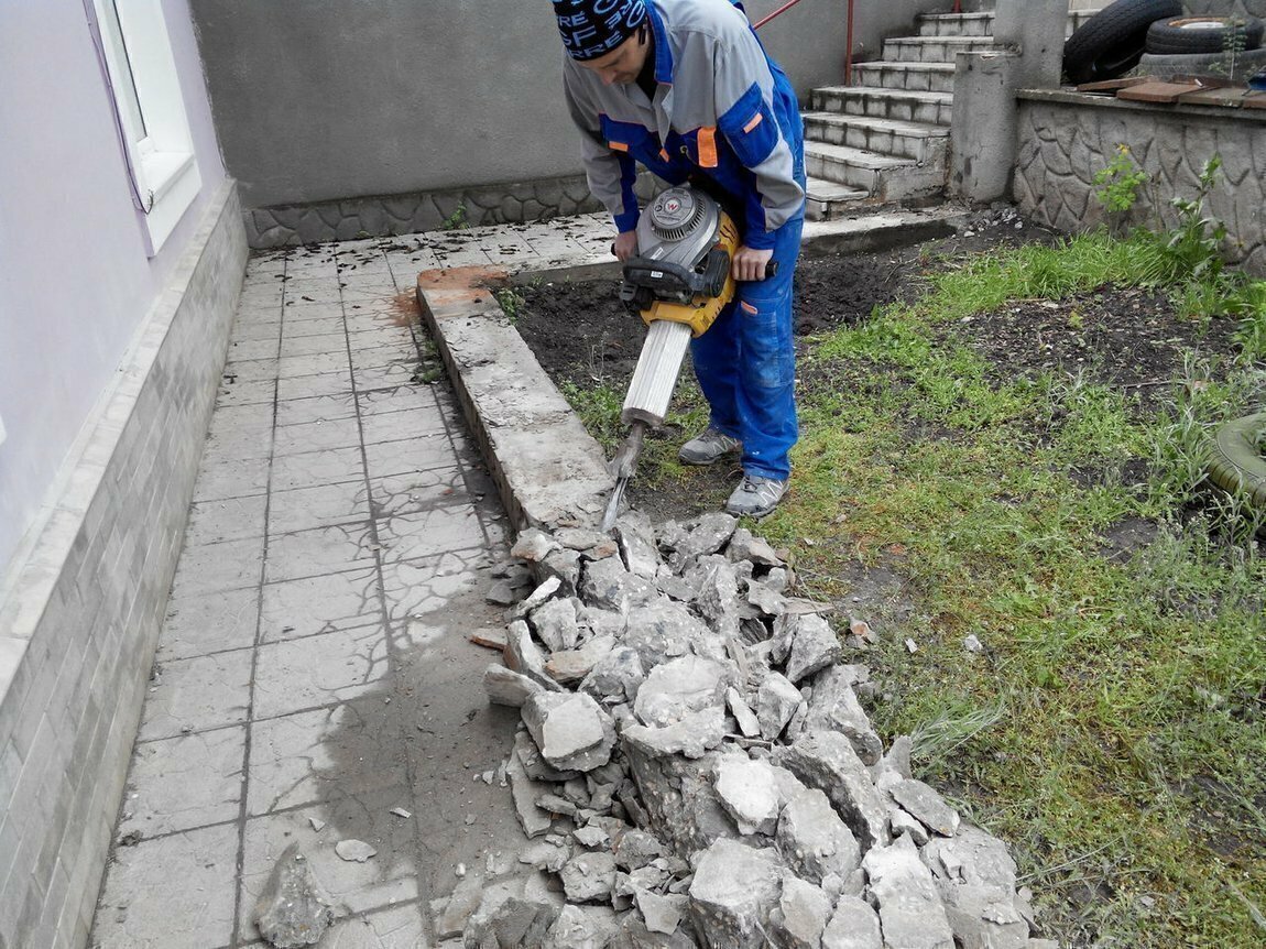 демонтаж армированного бетона, демонтаж бетона отбойными молотками, демонтаж фундамента, демонтаж стен, демонтаж бетонных конструкций