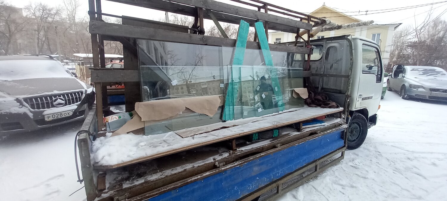 авито перевозка окон, перевозка окон камаз, машина с манипулятором, перевозка окон, машина для перевозки стеклопакетов
