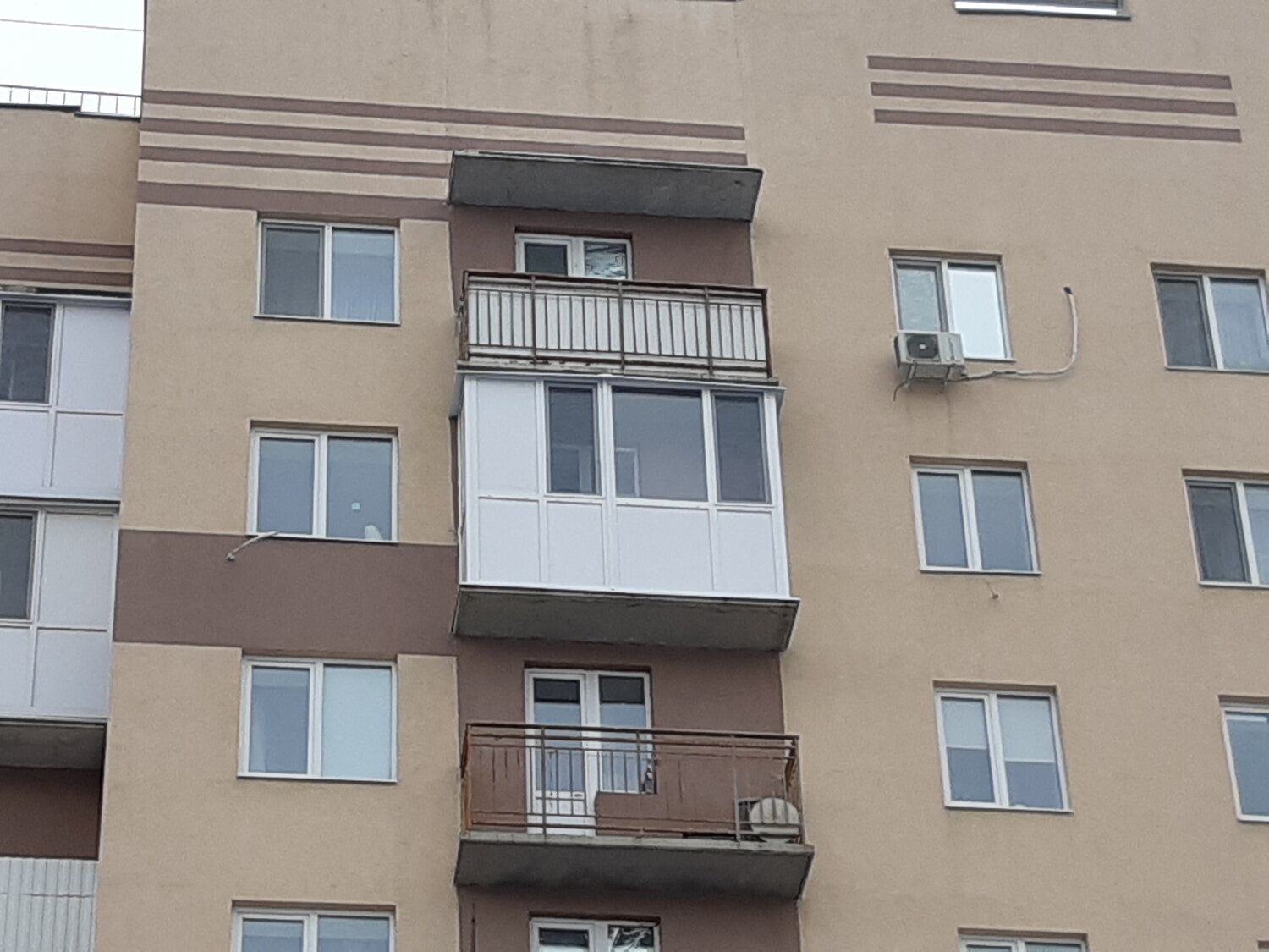 остекление балконов, балкон снаружи, балкон, застекление балкона, балкон окна