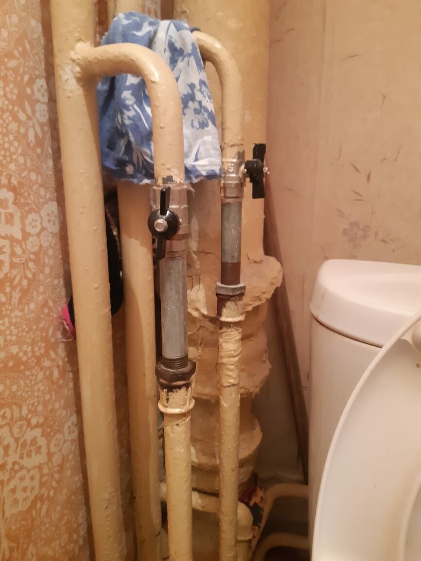 стояк водоснабжения, разводка водопровода в квартире, разводка труб в санузле, разводка труб
