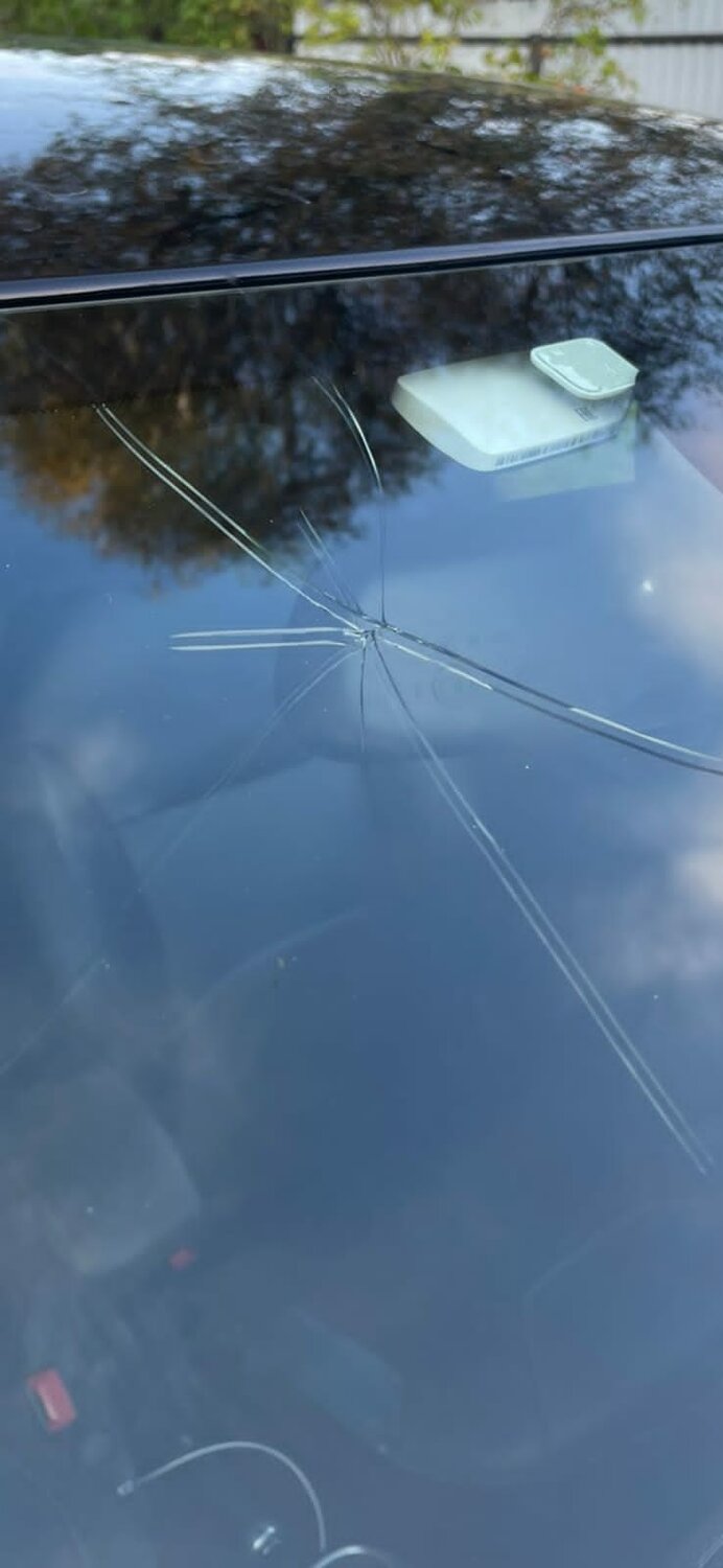 термотрещина на лобовом стекле, трещинанв лобовом стекле, скол на лобовом, ремонт трещин на лобовом стекле, трещина на лобовом стекле