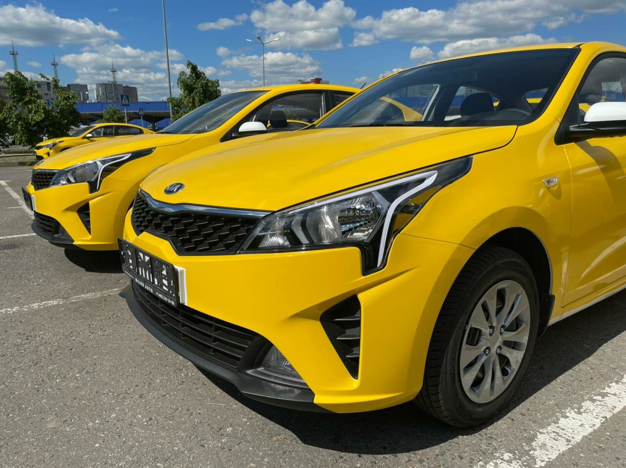 хендай солярис 2018 желтый, hyundai solaris taksi, hyundai solaris 2018, kia rio iv рестайлинг, Kia Rio III