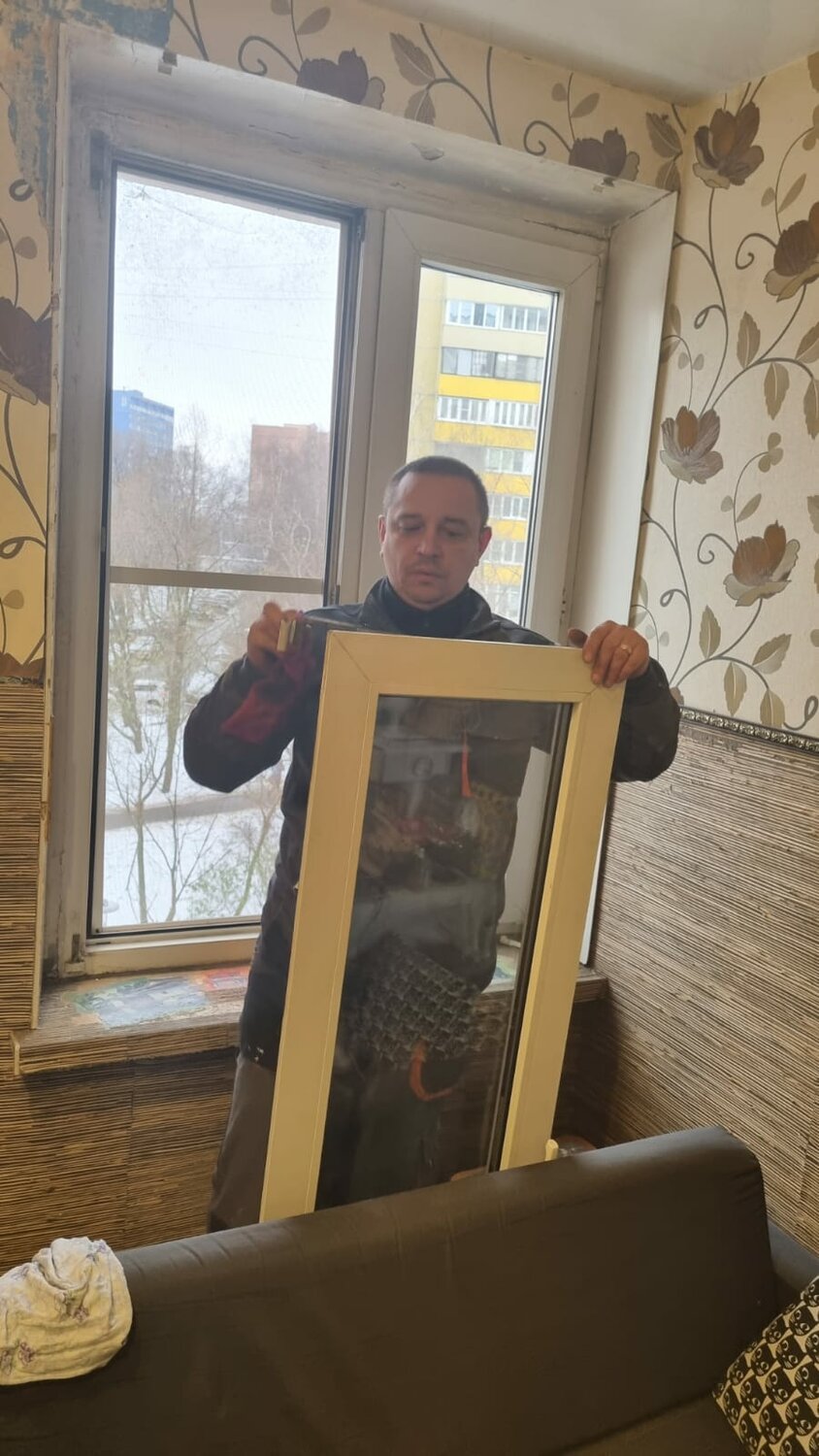 окно, мужчина, человек, окна и двери, окна пвх