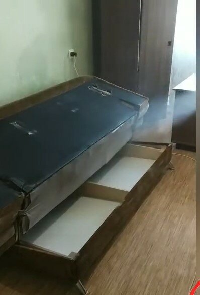 кровати, кровать бу, кровать с матрасом, односпальная кровать, спальная кровать
