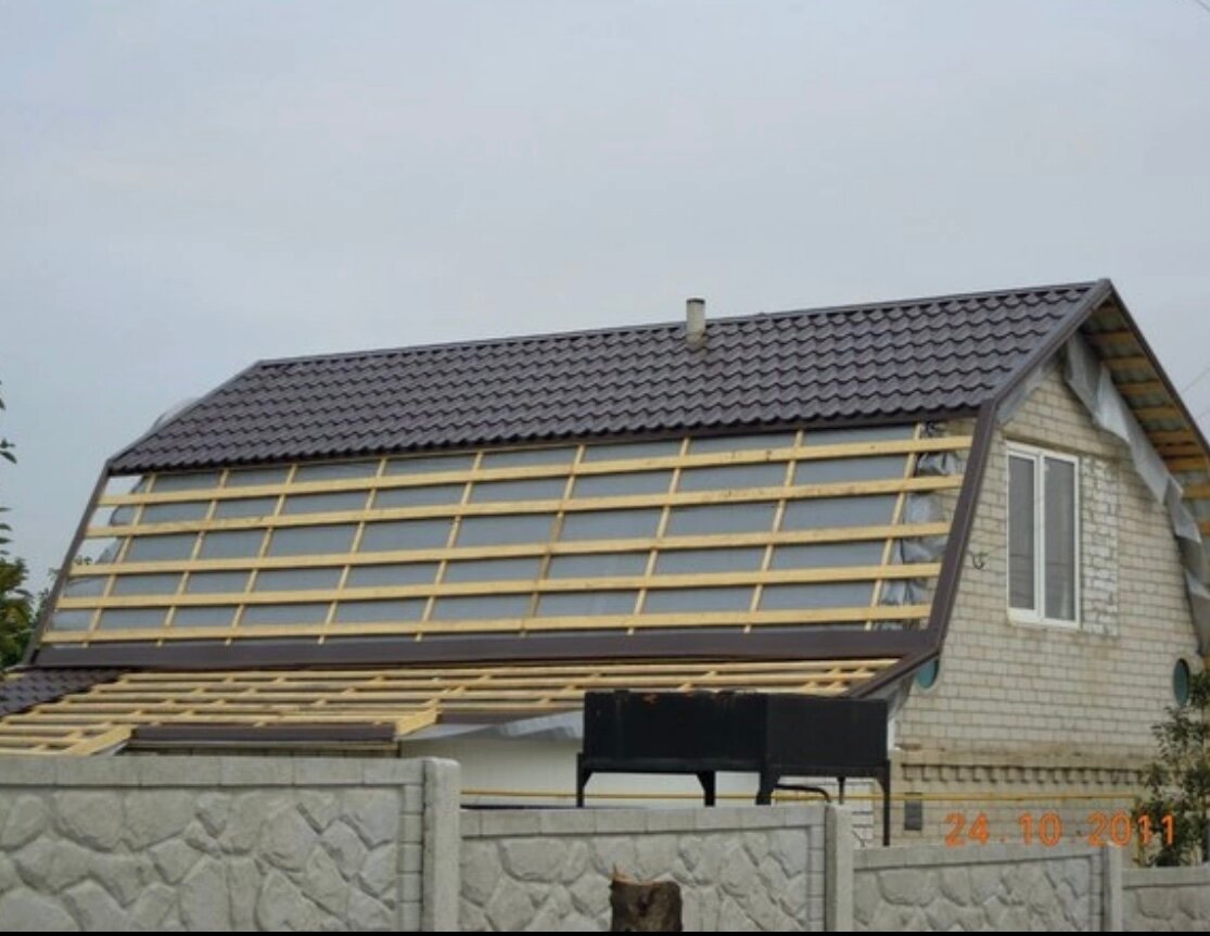 монтаж крыши из металлочерепицы, монтаж кровли из металлочерепицы, ломаная крыша металлочерепица, металлочерепица на крыше, монтаж металлочерепица