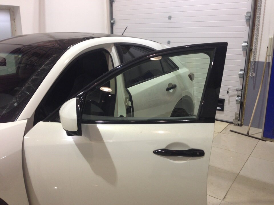 Тонировка передних стекол автомобиля