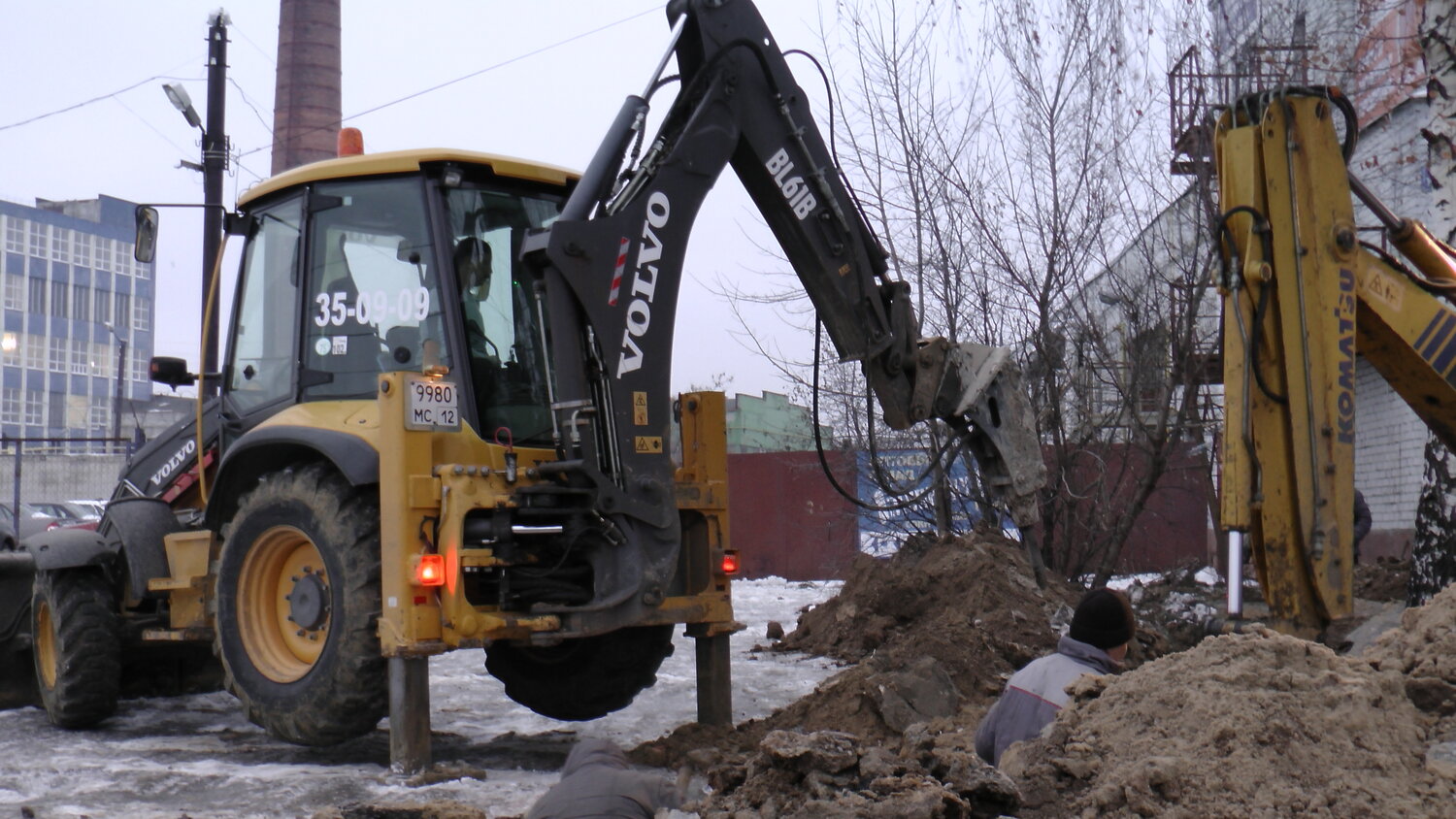 • экскаватор погрузчик jcb 4cx гидромолот, экскаватор погрузчик jcb, jcb volvo bl71, спецтехника экскаватор, volvo bl71 гидромолот