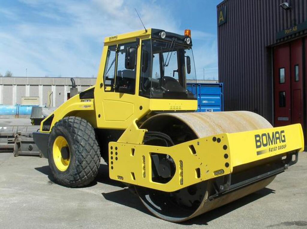 каток bomag bw 211 d-40, грунтовый каток bomag bw 211 d-4, каток грунтовый bomag bw213d 40, bomag bw 213 d-4, грунтовый каток bomag 216