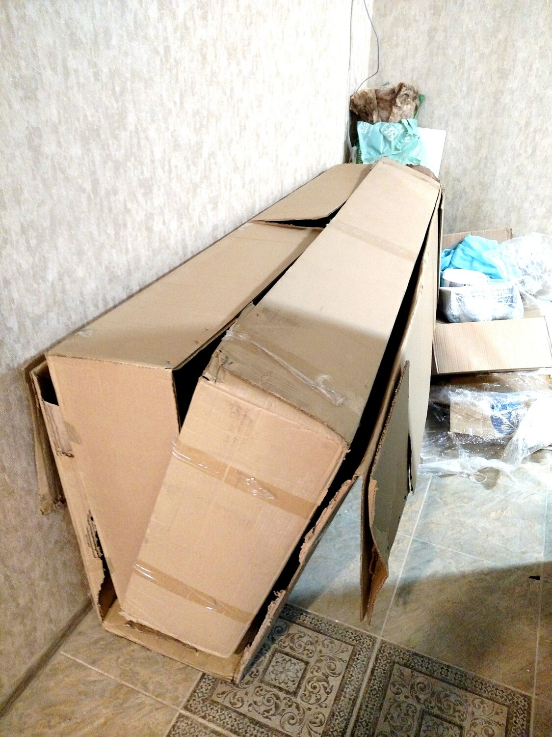 картонная коробка, коробка, упаковка, ручки для картонной коробки из скотча, упаковка колёс для пересылки