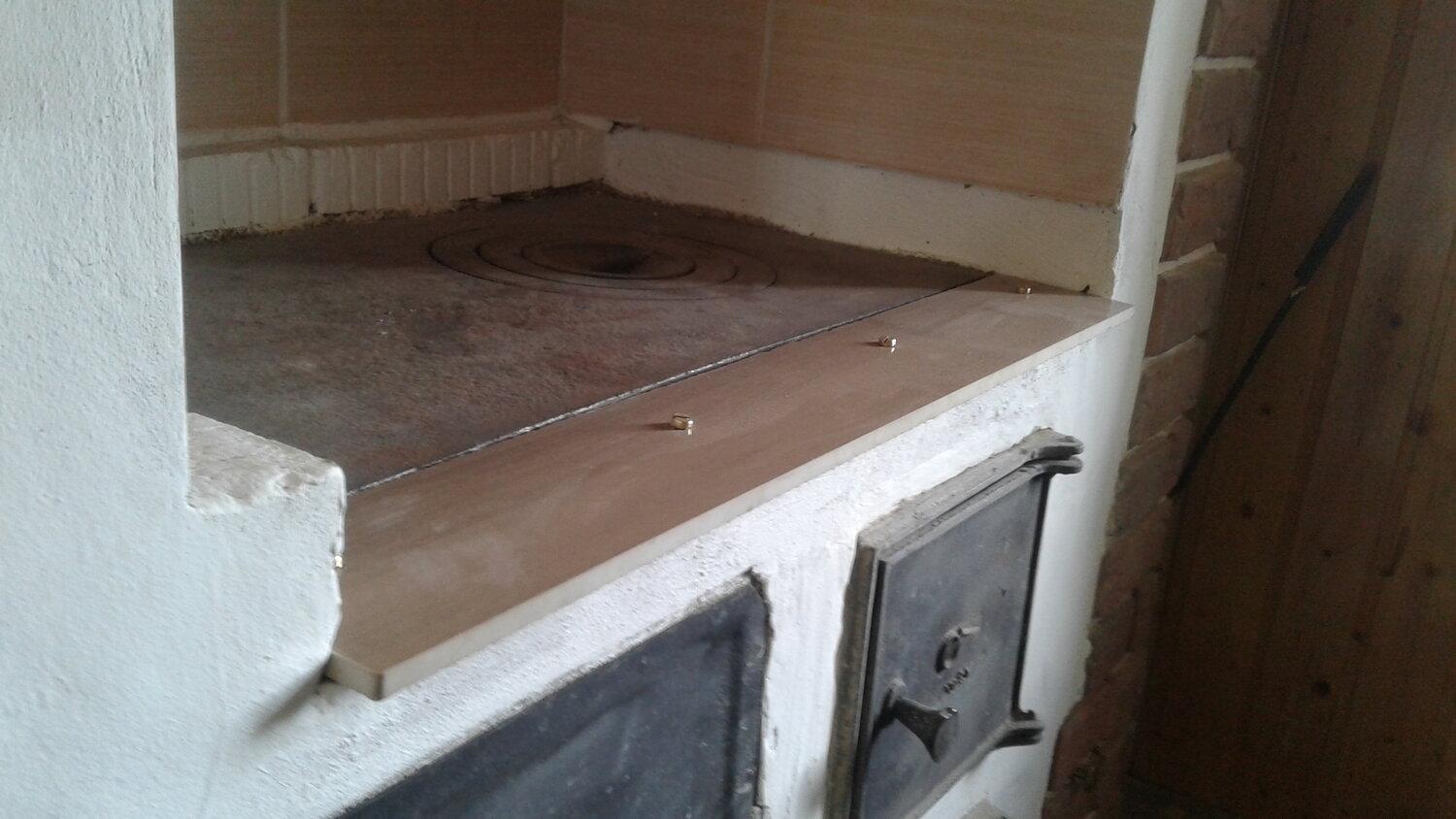 заделать плиту в печи, отделка подоконников и откосов плиткой, облицовка печей жестью, крепление оконного отлива, подоконник гипсокартон