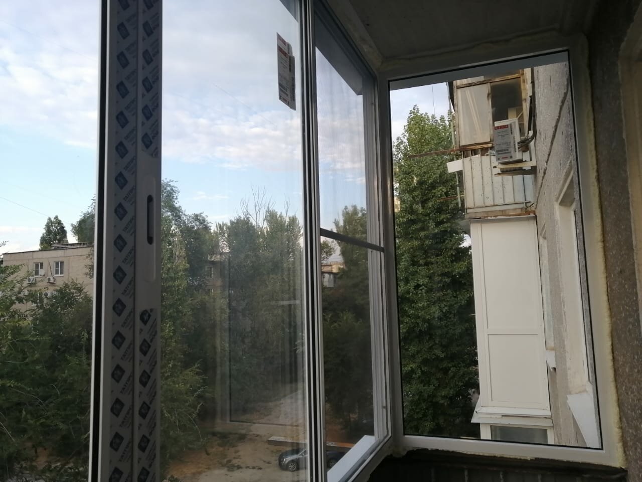холодное ролль остекление балкона, балкон, остекление балкона героев 34, остекление балконов и лоджий, алюминиевые рамы на балкон