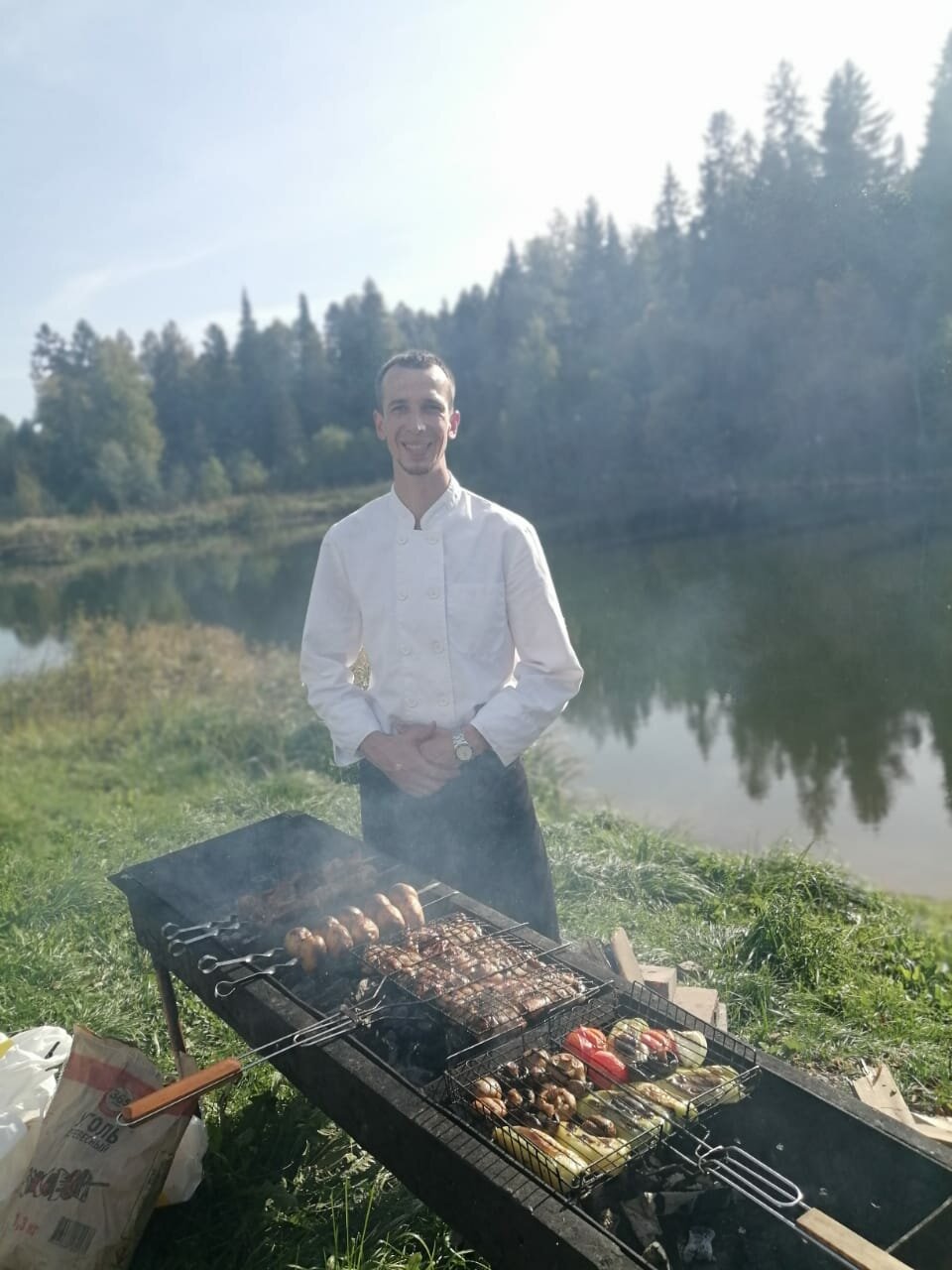 барбекю, шашлык на мангале люди, шашлык, люди, мангал