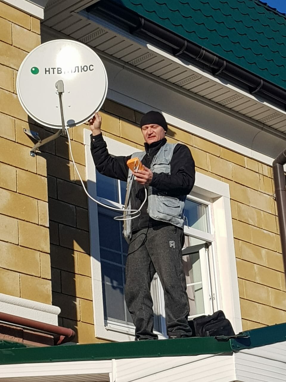 монтаж спутниковой антенны, установщик спутниковых антенн, монтаж антенны, монтажник антенн, спутниковая антенна