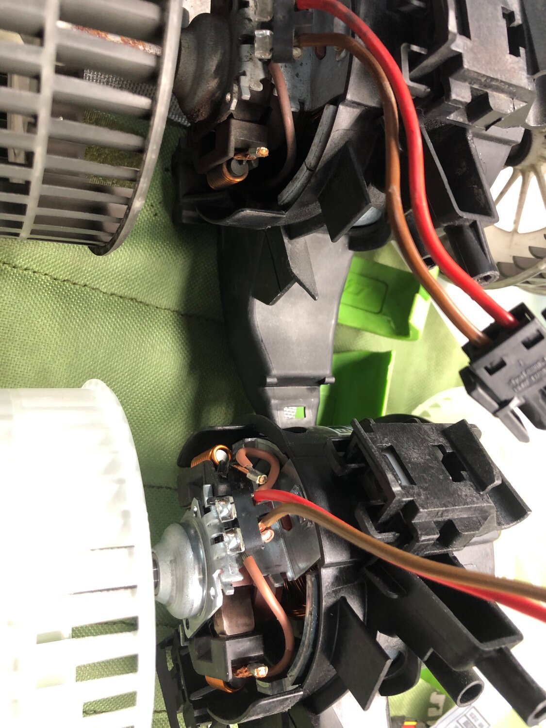 разъем моторчика печки на вито, мотор отопителя опель вектра с, контактная группа опель вектра б, деталь, отопитель салона ситроен zx