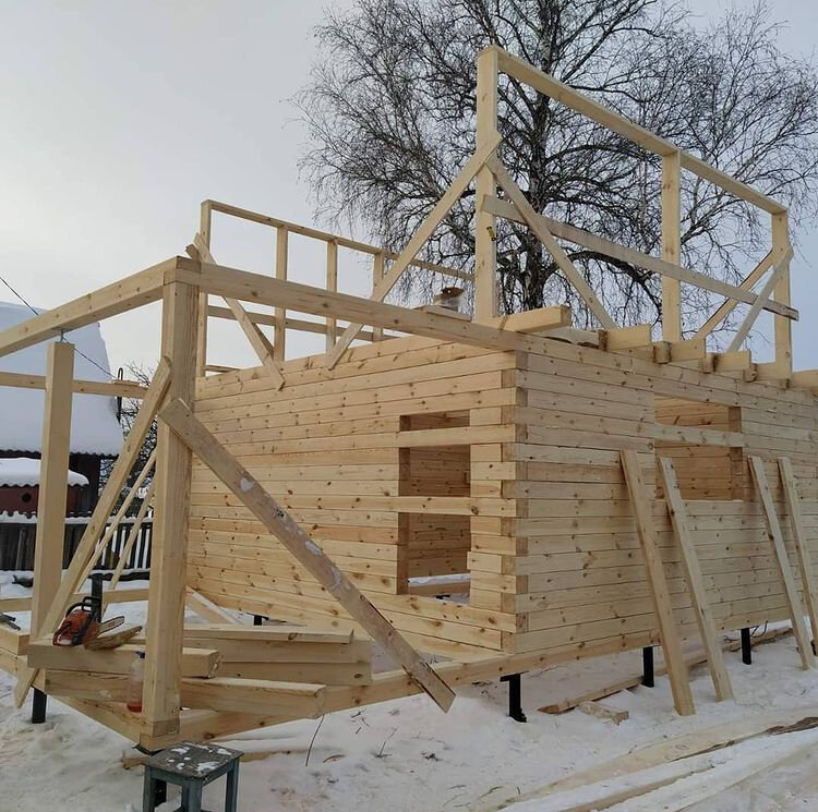 монтаж дома из бруса 150х150, стройка домов из бруса, дом из бруса второй этаж каркасный, фронтон из бруса, каркас террасы из бруса 150х150