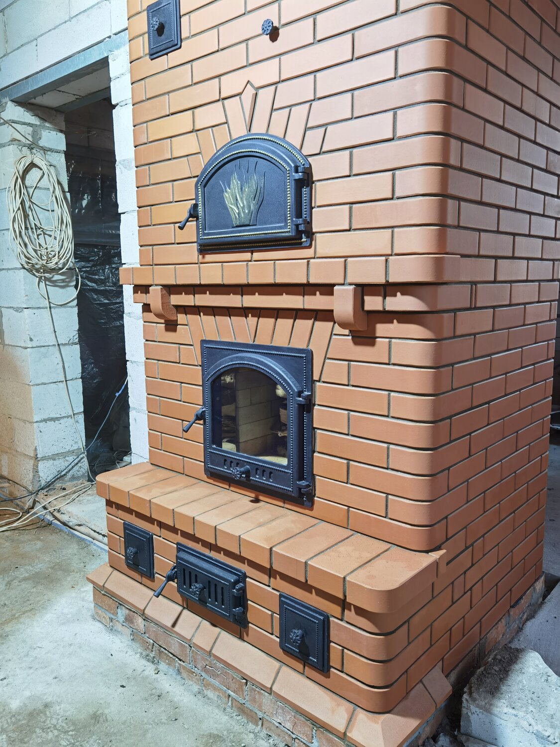 отопительно-варочная печь из кирпича lode, печи кирпичные, кирпичная печь для дома, кирпичная печь камин 1на1, печник