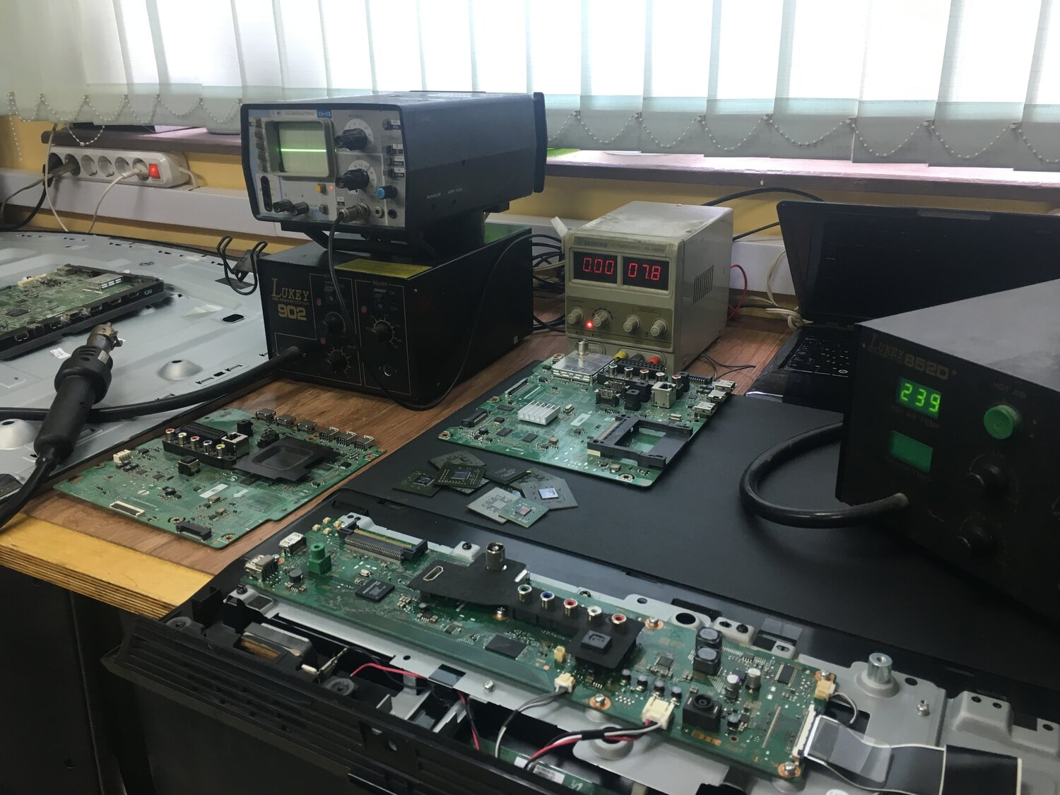 ремонт телевизоров, оборудование для ремонта ноутбука, оборудование для телемастерской, техника компьютерная, ремонт