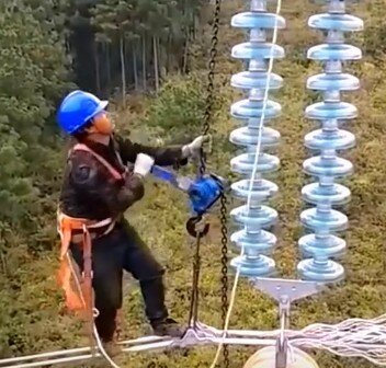 изолятор высоковольтный, полимерные изоляторы на лэп, изолятор лэп, гирлянда изоляторов 220 кв, изоляторы