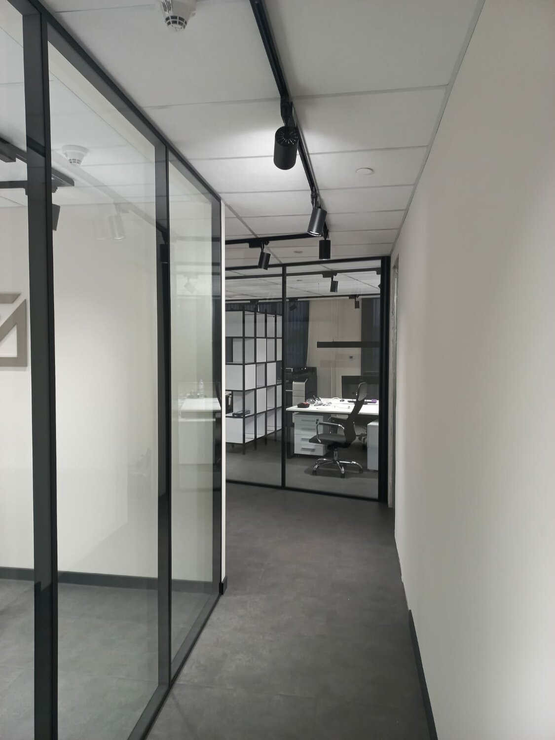 офисные стеклянные перегородки, офисная перегородка, перегородка для офиса, перегородка стеклянная, стеклянные перегородки для офиса