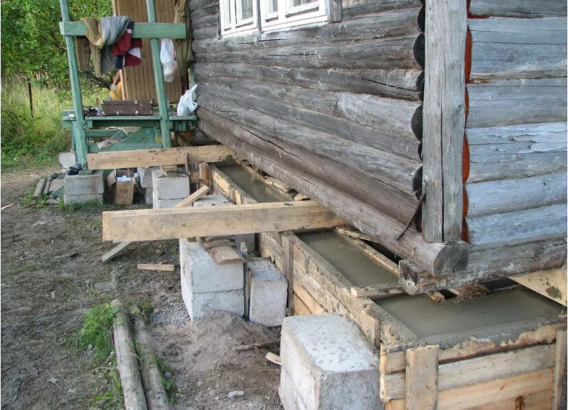 фундамент под старый деревянный дом, замена фундамента под деревянным домом, подъем дома, замена нижнего венца деревянного дома, ремонт фундамента деревянного дома