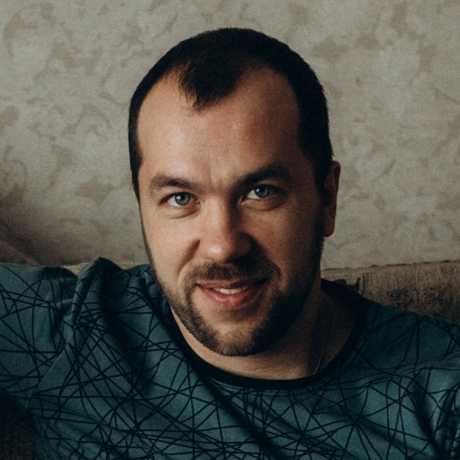 Дннис Варзумов