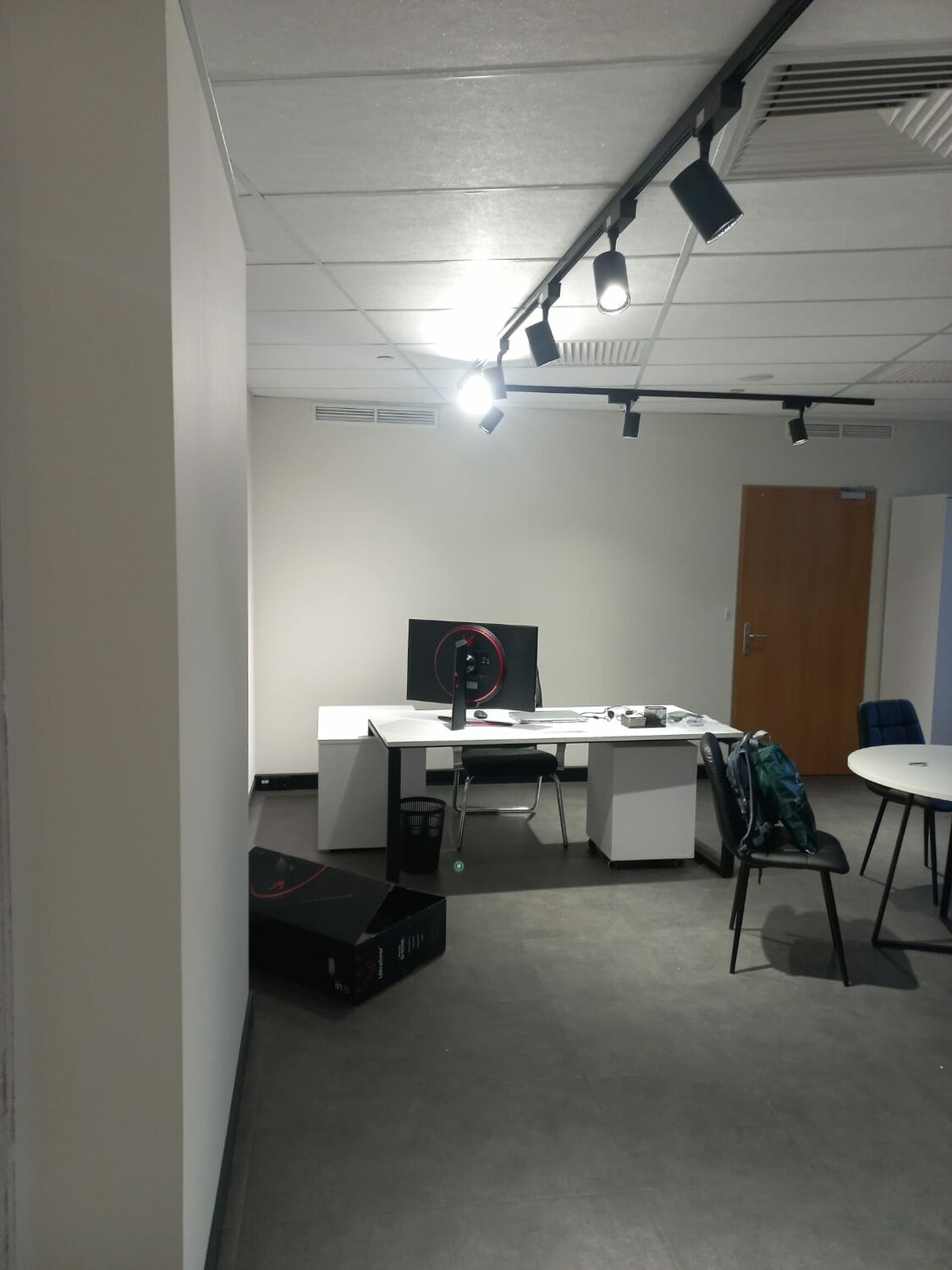 столы для офиса, стол офисный, офисная мебель, помещение, офис