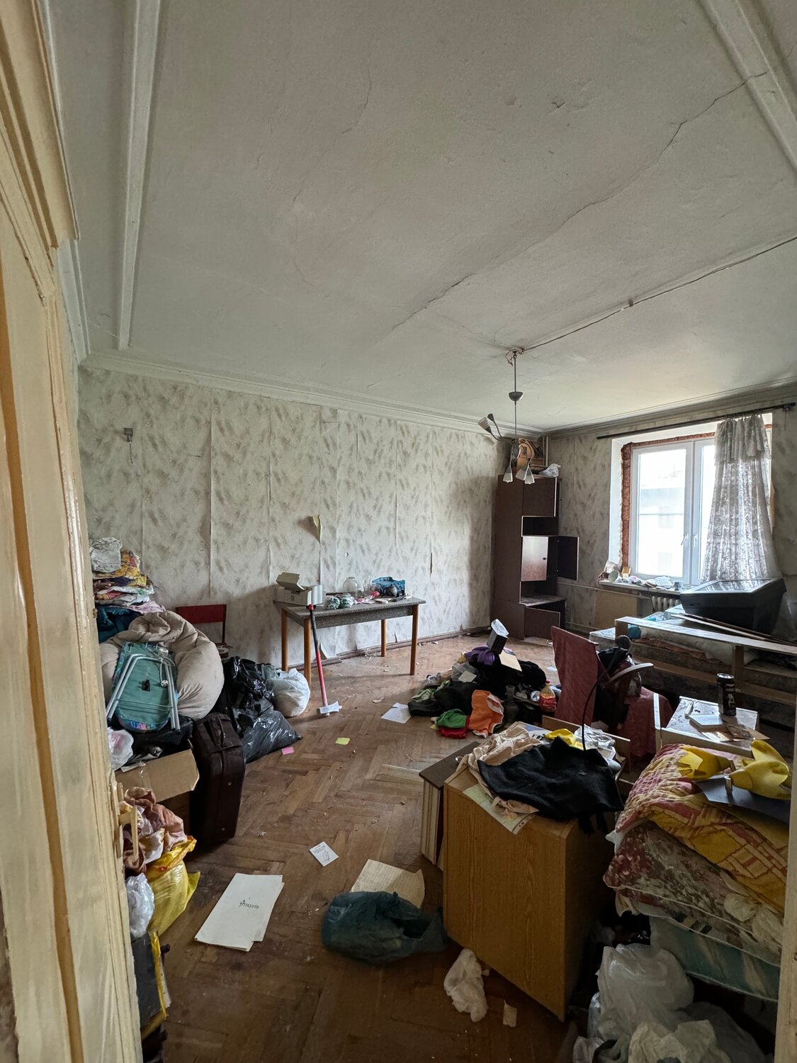 дом в, хлам в квартире, мусор в квартире, квартир, жилой дом