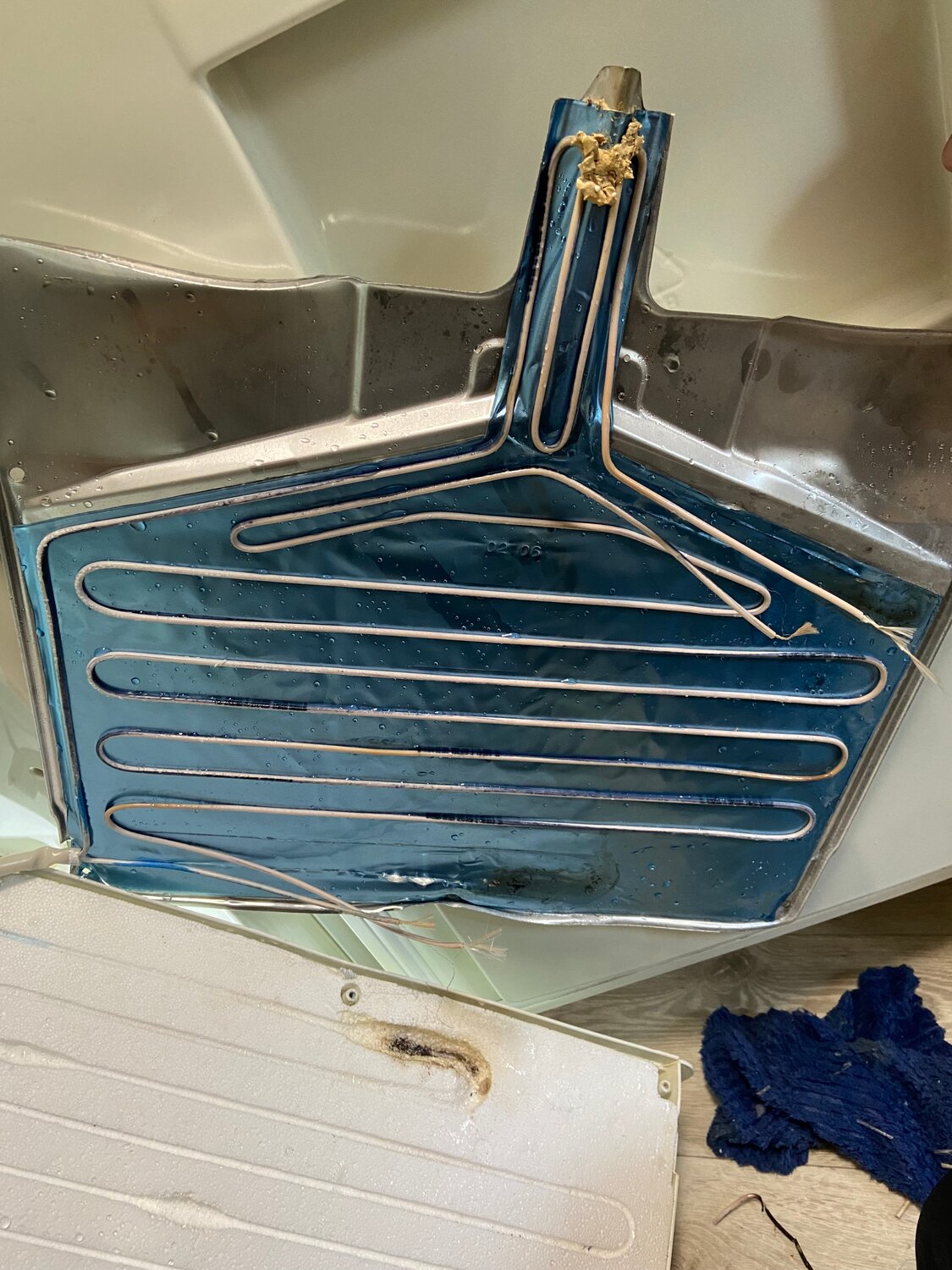 тэн нагреватель поддона каплепадения холодильника, тэн поддона каплепадения для холодильника, нагреватель поддона каплепадения для холодильника, тэн поддона каплепадения для холодильника indesit, поддона каплепадения для холодильника stinol