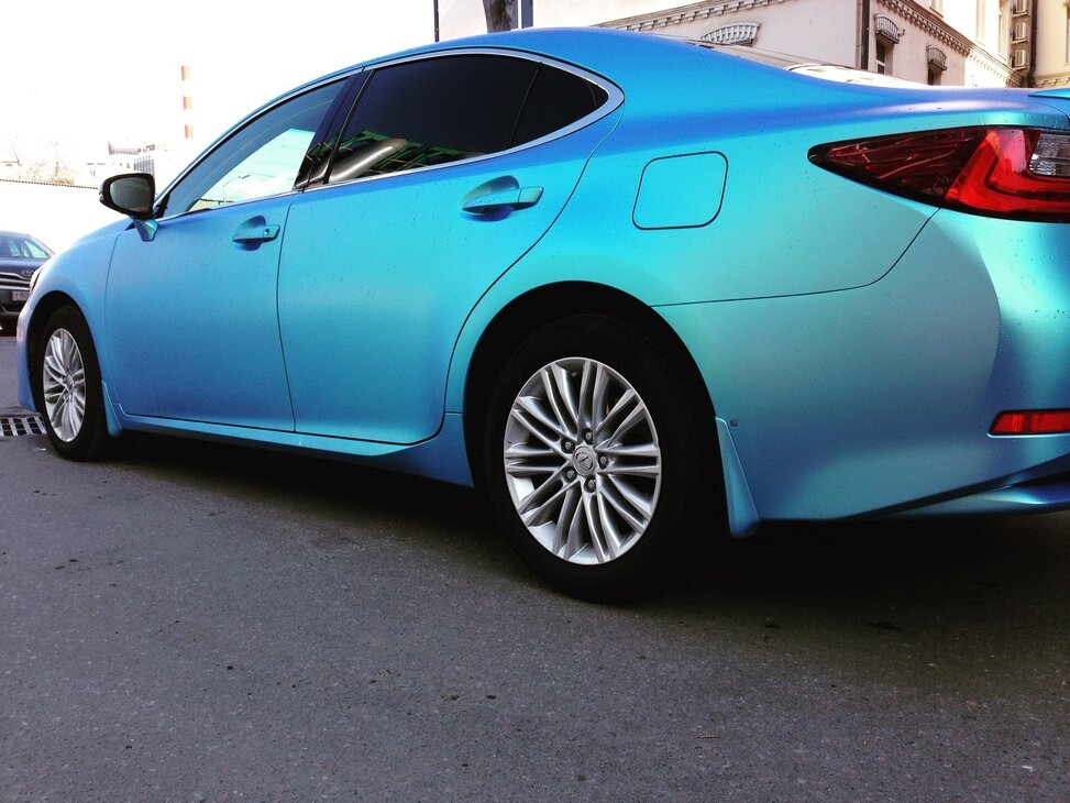 Оклейка автомобиля пленкой