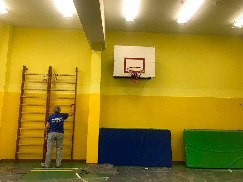 спортивный зал, спортивный зал в школе, спортивный зал для начальной школы, цвет стен для спортивного зала, физкультурный зал