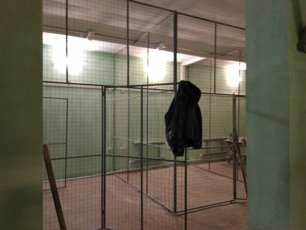 помещение, склад, осужденные, подвальное помещение склад, ограждения машино мест в паркинг из сетки