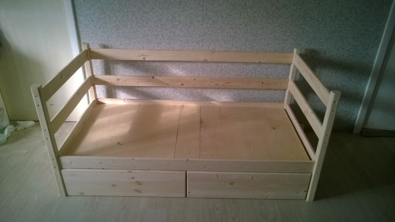 кровать детская из сосны с бортиком, кровать детская, кровать 160*80 из сосны с ящиками, кровать детская массив, детская кровать из досок