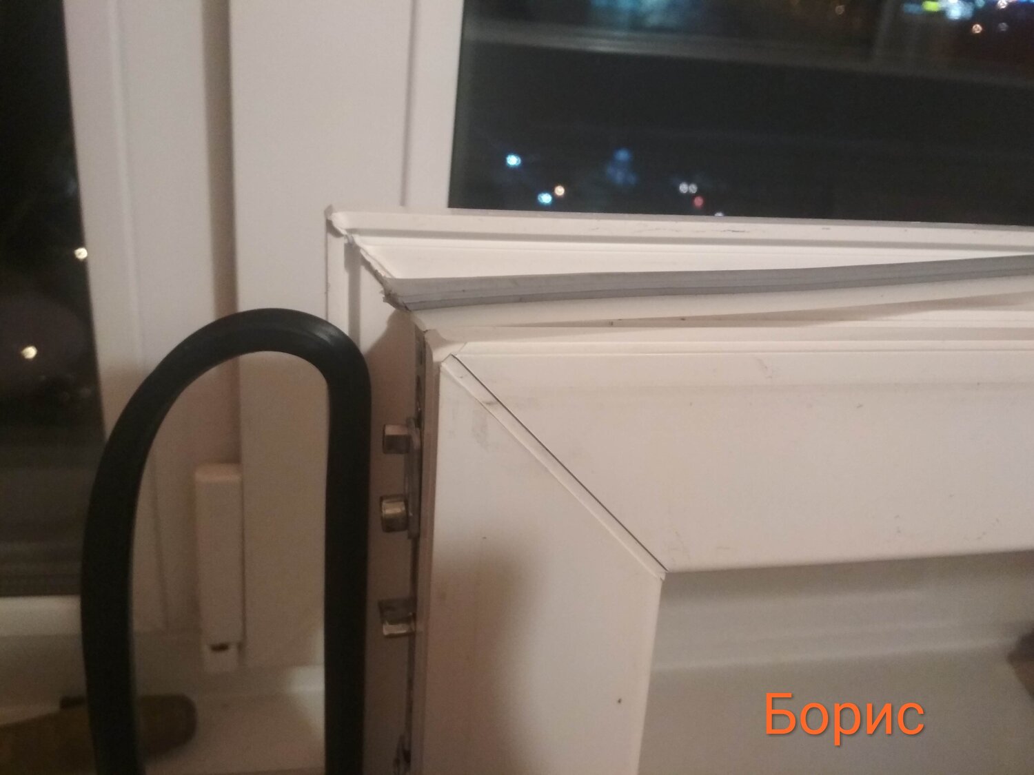 окна, пластиковое окно, уплотнительные резинки на пластиковые окна шумоизоляционные, дверцы, откосная планка для пластиковых окон