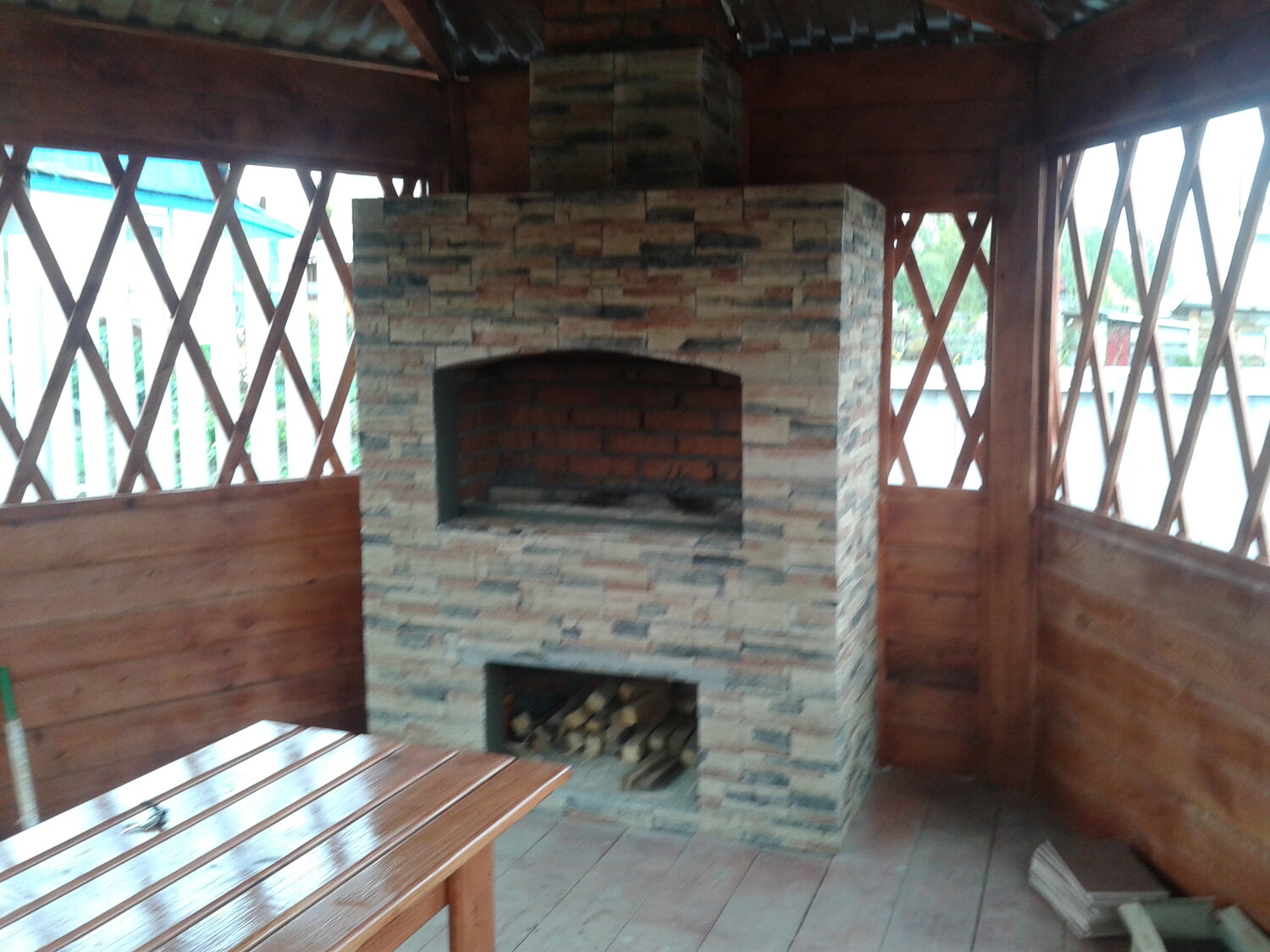 печь для беседки, барбекю из кирпича в беседке, печь-барбекю для беседки, беседка с мангалом и топчаном, беседка с мангалом из кирпича